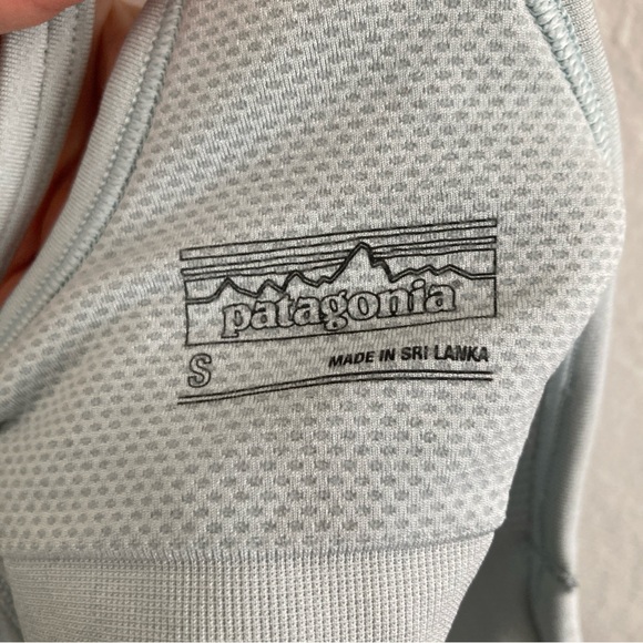 Patagonia Racer Back Sports Bra Blue Floral Leaf Unlined Scoop Neck Size Small - Picture 6 of 6